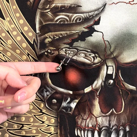 Vintage 90s Y2K SURVIVORS Skulls 3D Wings Rose Studs & Piercings T-Shirt Men 2XL Tees - Short Sleeve